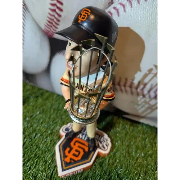⚾Tim Lincecum San Francisco Giants Bobblehead 2010 WS Champs Trophy MLB ⚾ - Picture 4 of 15